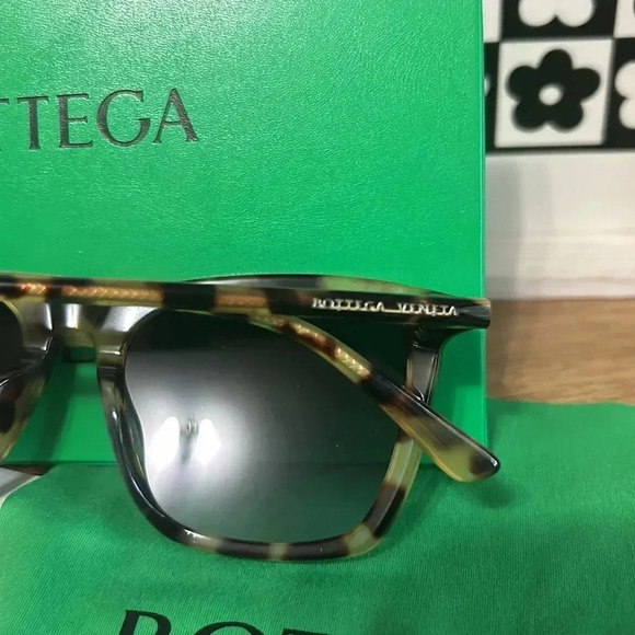 Bottega Venetta sunglasses - Picture 4 of 7